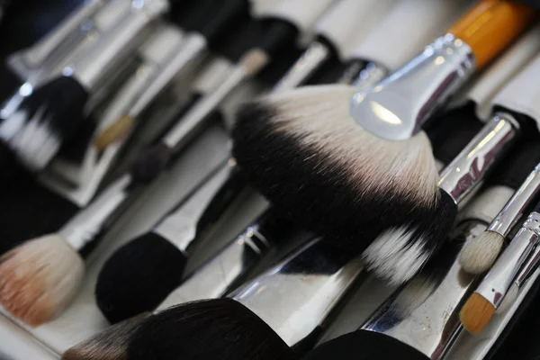 Make-up-Werkzeuge in der Halterung — Stockfoto