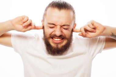 Hayal kırıklığına uğramış sakallı adam