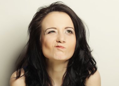 Düşünme güzel bir genç kadının portresi