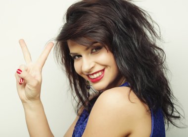 göstermek iki parmak ya da zafer jest kadın 