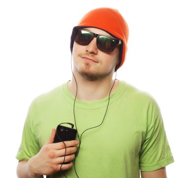 müzik dinleme ve smartphone kullanarak adam