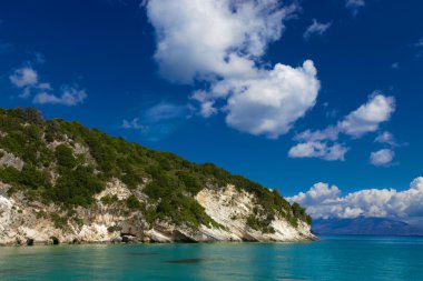 zakynthos kıyı mavi mağaralar 