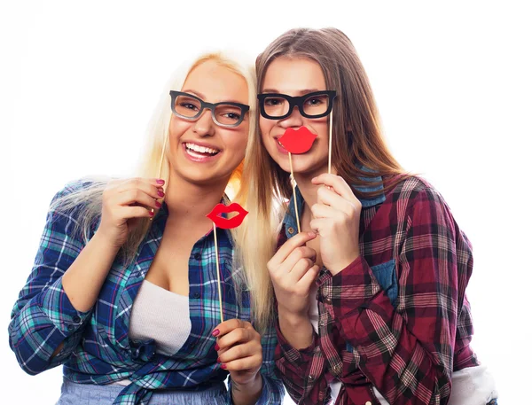 Twee stijlvolle sexy hipster meisjes — Stockfoto