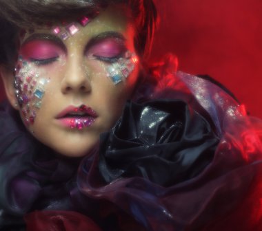  parlak fantezi kadınla makyaj