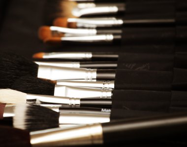 Makyaj araçları kendi tutucu