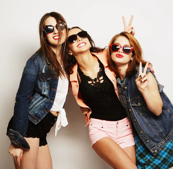 Τρία κομψά hipster σέξι κορίτσια καλύτεροι φίλοι Φωτογραφία Αρχείου