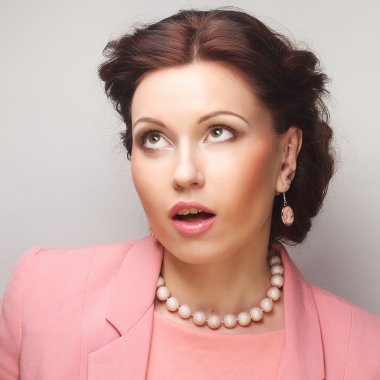 pembe genç iş kadını