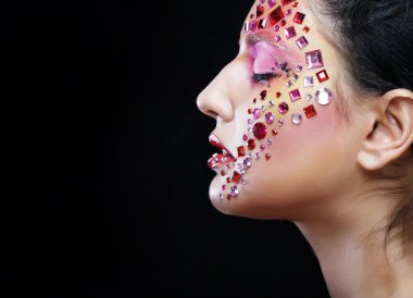 çekici model yüzü parlak sima ile 