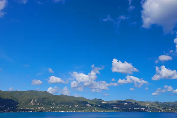 Blaue Höhlen am Ufer von Zakynthos — Stockfoto