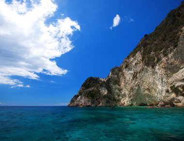 Zakynthos adasındaki mavi mağaralar