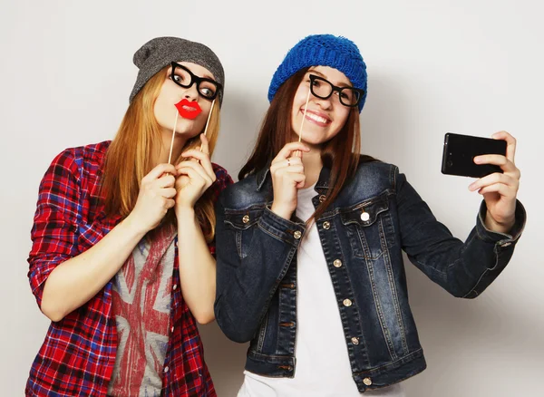 Donne che prendono selfie — Foto Stock