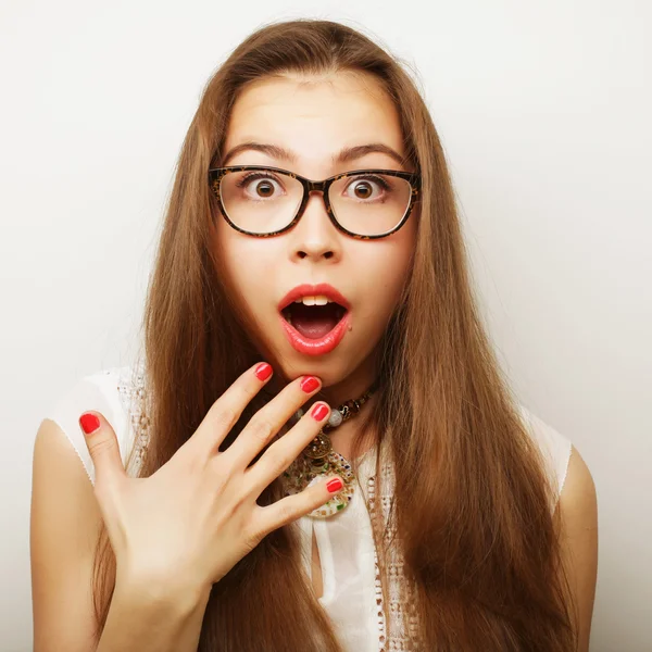 Beautiful young surprised woman. — Stock Photo, Image