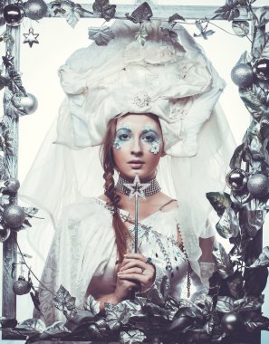 Beyaz arkaplan üzerinde Kar Kraliçesi