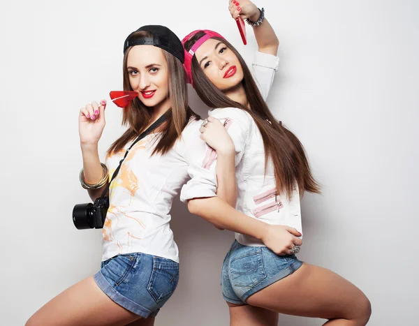 Dos jóvenes chicas bastante hipster —  Fotos de Stock