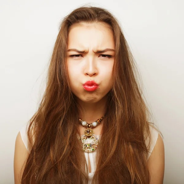 Hermosa joven sorprendida mujer. Captura de estudio. — Foto de Stock