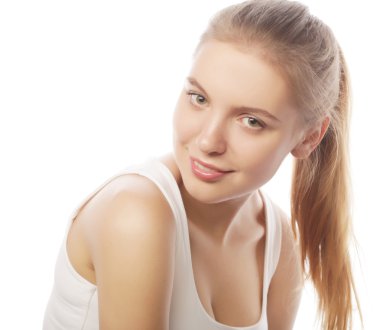  güzel kadın model beyaz zemin üzerine 