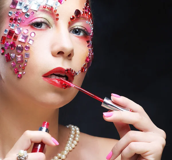 Πορτραίτο γυναίκας με καλλιτεχνική make-up. Εικόνα πολυτέλειας. — Φωτογραφία Αρχείου
