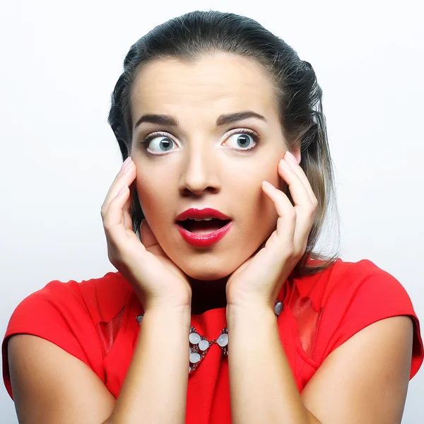 Beautiful young surprised woman. — Stock Photo, Image