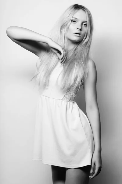 Kobieta moda młody blond — Zdjęcie stockowe