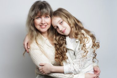 Anne ve kızı, mutlu bir aile