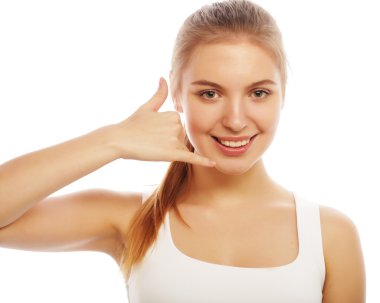 Güzel genç bayan bana jest yapıyor.