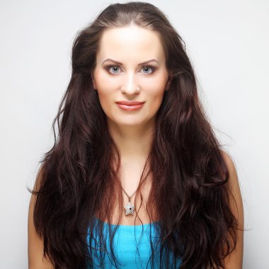 Genç güzel kadın.