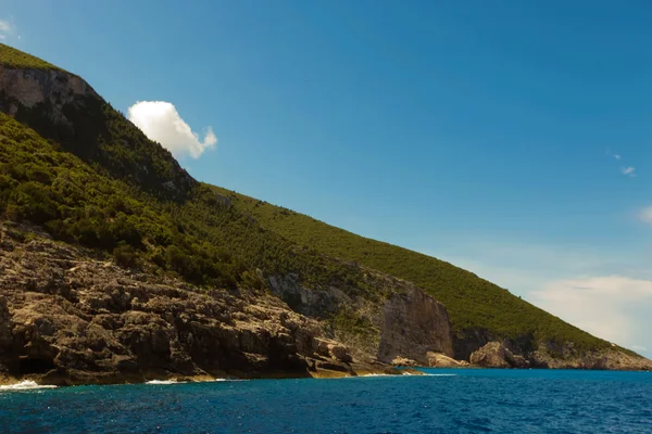 Grutas azuis na ilha de Zakynthos — Fotografia de Stock