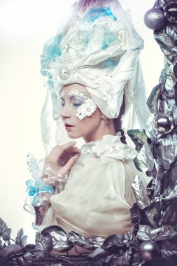 Beyaz arkaplan üzerinde Kar Kraliçesi