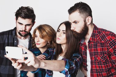 selfie alan öğrenciler grup