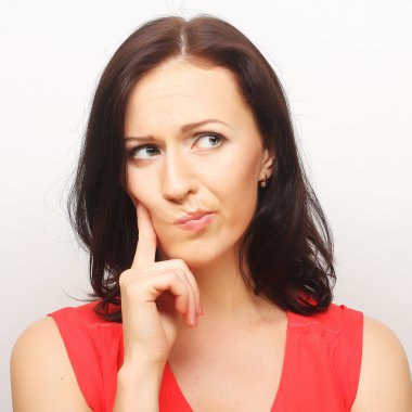 Düşünme kadın. Stüdyo vurdu.