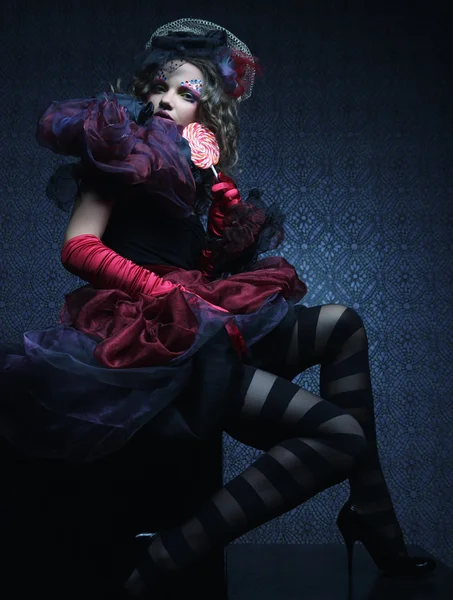 Mode skott av kvinna i docka stil. — Stockfoto