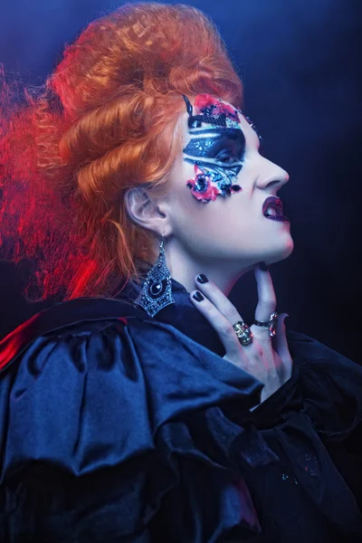 Gothic Hexe. dunkles Frau.halloween-Bild. — Stockfoto