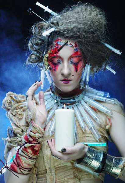 Mujer joven con maquillaje creativo. Tema Halloween. — Foto de Stock