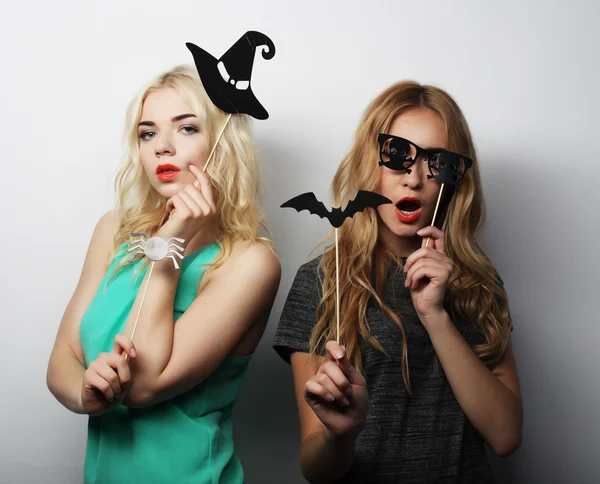 Duas elegantes meninas hipster sexy pronto para a festa — Fotografia de Stock