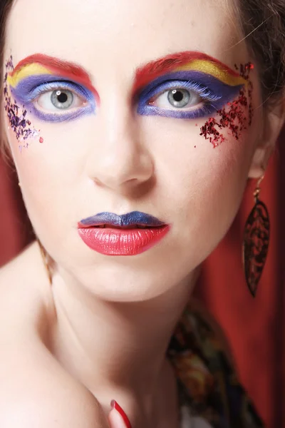 Schöne Frau mit hellem Make-up — Stockfoto