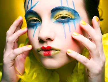 parlak makyaj çılgın kız
