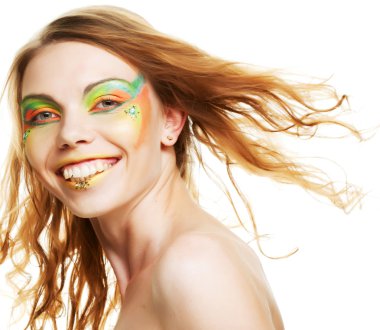 Güzel görünüyorsun. Genç kadın.