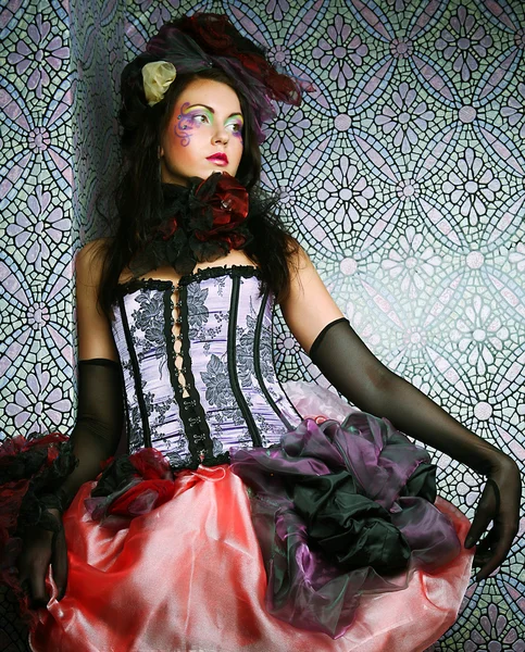 Foto de moda de mujer en estilo muñeca. Maquillaje creativo. — Foto de Stock