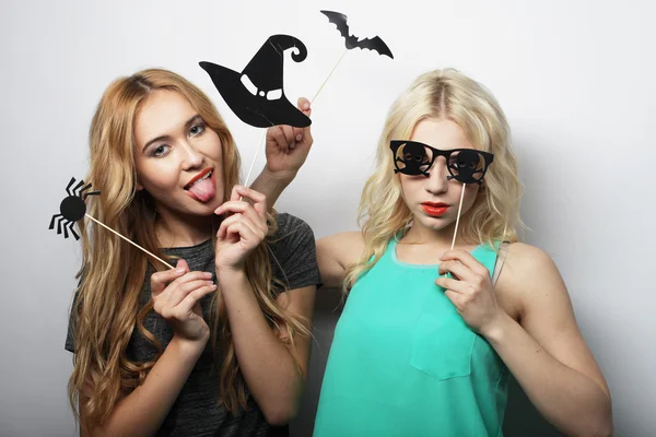 Dos chicas hipster sexy con estilo listo para la fiesta —  Fotos de Stock