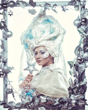 Beyaz arkaplan üzerinde Kar Kraliçesi