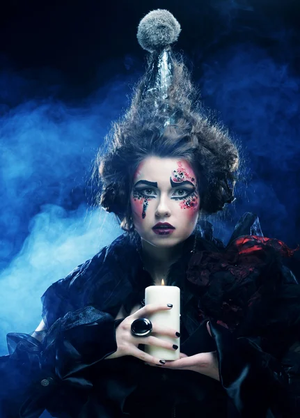 Mujer joven con maquillaje creativo. Tema Halloween. —  Fotos de Stock