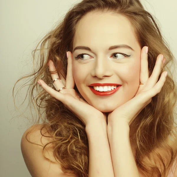 Beautiful young surprised blond woman. — Stock Photo, Image