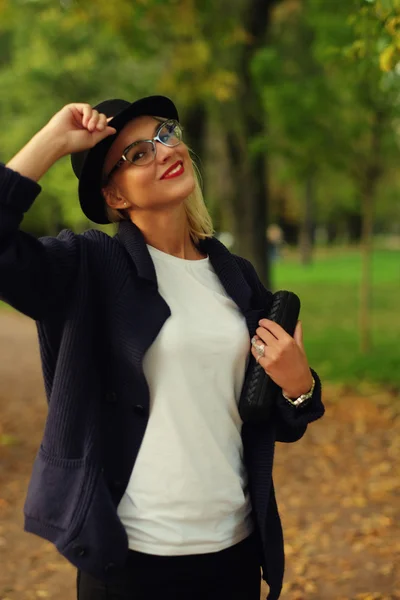 Hermosa mujer elegante — Foto de Stock