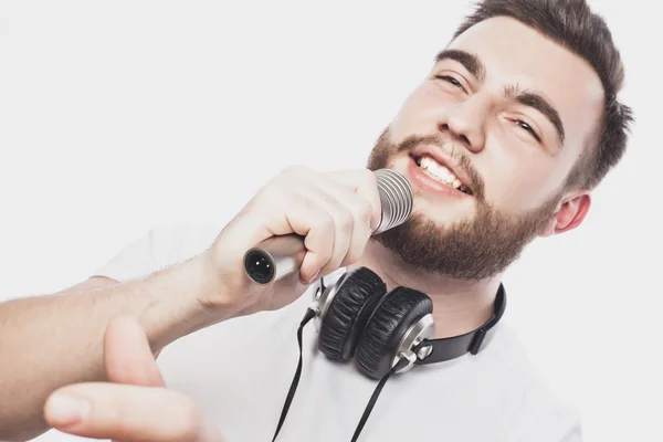 Homme avec microphone — Photo