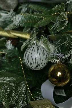 Noel Ağacı Madalyalı