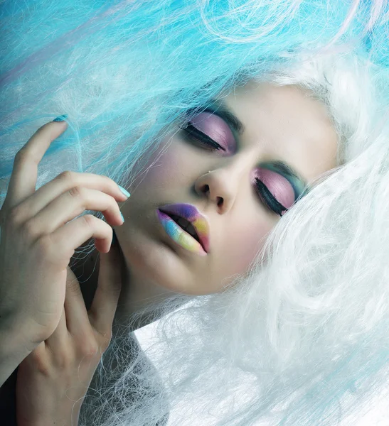 Mannequin met kleurrijke haar — Stockfoto