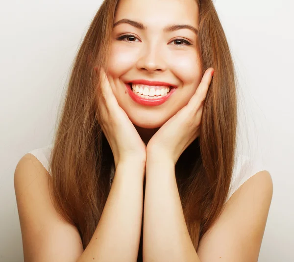 Hermosa joven sorprendida mujer. Captura de estudio. —  Fotos de Stock