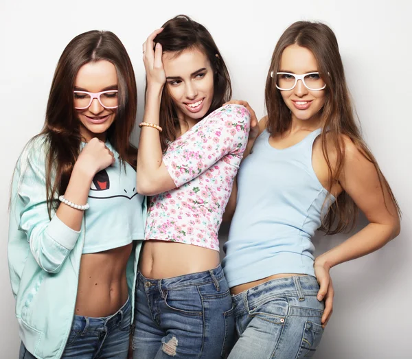 Retrato de moda de três meninas sexy elegantes melhores amigos , — Fotografia de Stock