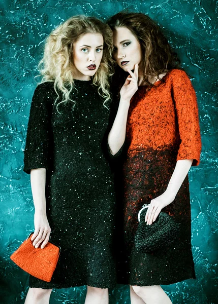 Vogue style photo of two fashion ladies — Stock Photo, Image