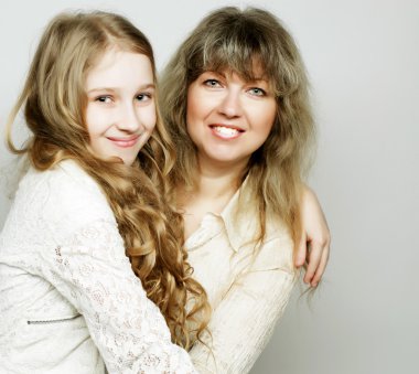 Anne ve kızı, mutlu bir aile